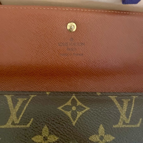Louis Vuitton International Wallet - Picture 6 of 15